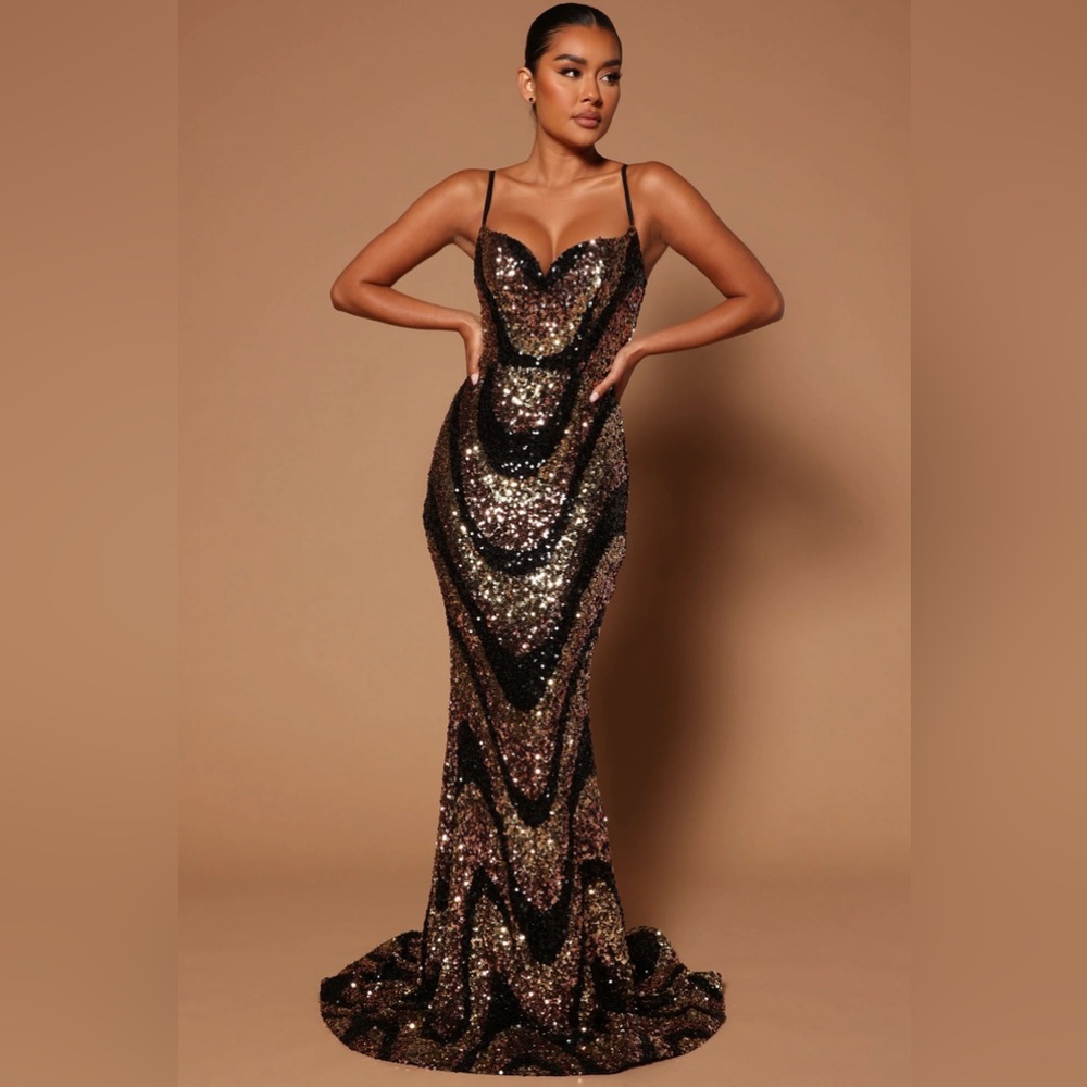 Gala Glam Sequin Maxi Gown - Black/combo
Size: XL